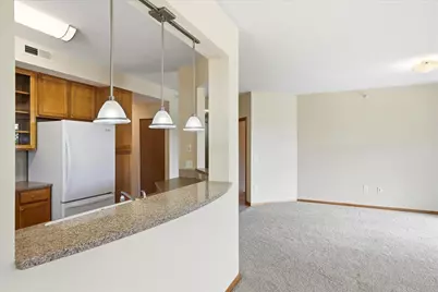 2550 38th Avenue NE #213, Saint Paul, MN 55421 - Photo 14