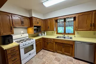 317 W Lincoln St, Luverne, MN 56156 - Photo 10