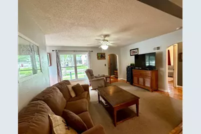 317 W Lincoln Street, Luverne, MN 56156 - Photo 4