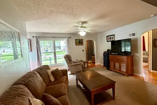 317 W Lincoln St, Luverne, MN 56156 - Photo 4