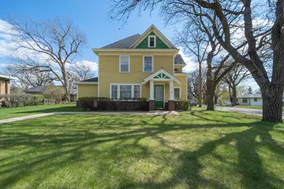 424 6th Avenue W, Alexandria, MN 56308 - Photo 1