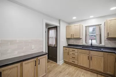 605 9th Avenue SW, Austin, MN 55912 - Photo 12