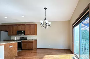 9496 Declaration Dr, Chanhassen, MN 55317 - Photo 4