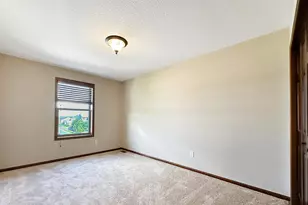 9496 Declaration Dr, Chanhassen, MN 55317 - Photo 12