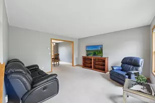 421 Durango Dr, Roberts, WI 54023 - Photo 4