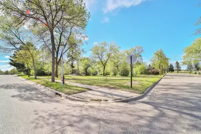 221 Dakota Avenue SE, Staples, MN 56479 - Photo 2