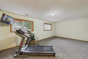9176 Sierra Rd, Woodbury, MN 55125 - Photo 20