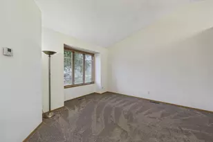 9176 Sierra Rd, Woodbury, MN 55125 - Photo 16