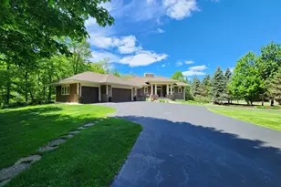 1415 Thelen Farm Trail, Houlton, WI 54082 - Photo 4