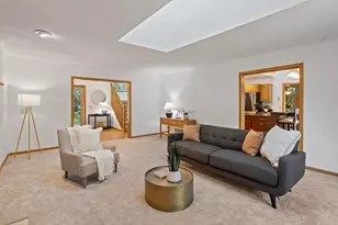 12827 Dover Ct, Apple Valley, MN 55124 - Photo 4