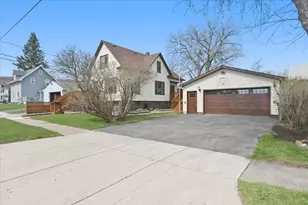 216 N 38th Ave W, Duluth, MN 55807 - Photo 2