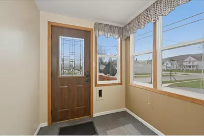 216 N 38th Avenue W, Duluth, MN 55807 - Photo 4