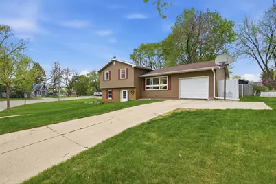 215 Terrace Drive SW, Willmar, MN 56201 - Photo 2