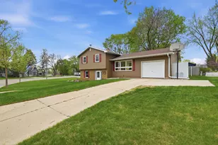 215 Terrace Dr SW, Willmar, MN 56201 - Photo 2