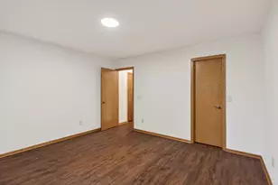 14748 Oak Run Ln, Burnsville, MN 55306 - Photo 16