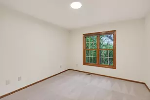 14748 Oak Run Ln, Burnsville, MN 55306 - Photo 12