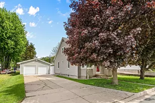 209 4th St SW, New Prague, MN 56071 - Photo 1