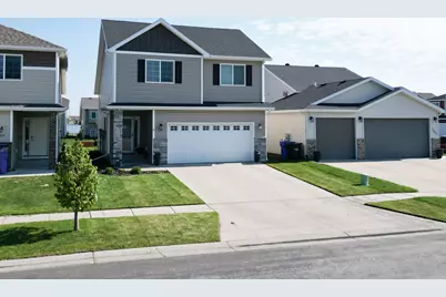 5817 57 Avenue S, Fargo, ND 58104 - Photo 2