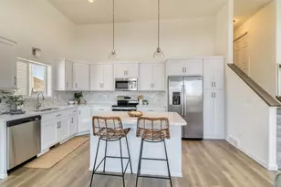 6827 30th St S, Fargo, ND 58104 - Photo 12