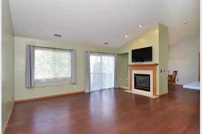 7559 Derby Lane, Shakopee, MN 55379 - Photo 4