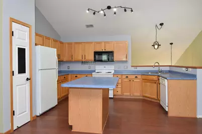 7559 Derby Lane, Shakopee, MN 55379 - Photo 2