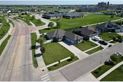 410 Freedom Terrace E, West Fargo, ND 58078 - Photo 6