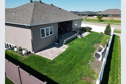 410 Freedom Terrace E, West Fargo, ND 58078 - Photo 8