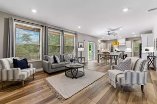 7276 Rogers Ct, Chanhassen, MN 55317 - Photo 2