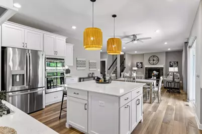 7276 Rogers Court, Chanhassen, MN 55317 - Photo 10