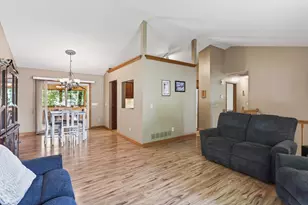 13628 Bryant Pl S, Burnsville, MN 55337 - Photo 10