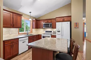 13628 Bryant Pl S, Burnsville, MN 55337 - Photo 18