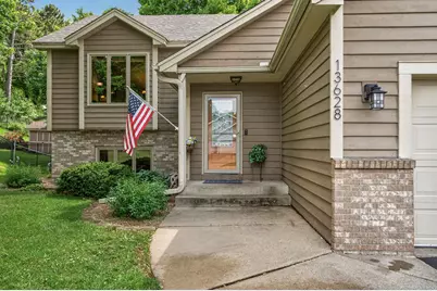 13628 Bryant Place S, Burnsville, MN 55337 - Photo 4