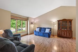 13628 Bryant Pl S, Burnsville, MN 55337 - Photo 8