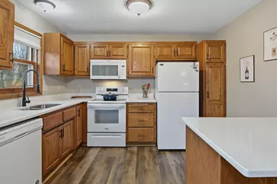 531 Hunter Hill Road, Hudson, WI 54016 - Photo 6
