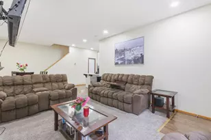 2058 Parkway Ave, Shakopee, MN 55379 - Photo 12
