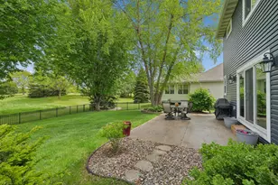 2413 SandStone Dr, Woodbury, MN 55129 - Photo 46