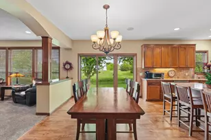 2413 SandStone Dr, Woodbury, MN 55129 - Photo 12