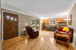 157 MacArthur St W, South Saint Paul, MN 55075 - Photo 8