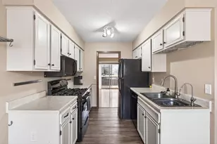 7023 146th St Ct, Apple Valley, MN 55124 - Photo 8