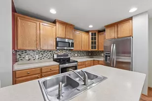 2489 Dawes Place, River Falls, WI 54022 - Photo 10