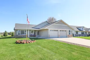 635 Dewberry Ln, Alexandria, MN 56308 - Photo 2