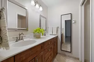 2252 Country Ln, Minnetonka, MN 55305 - Photo 14