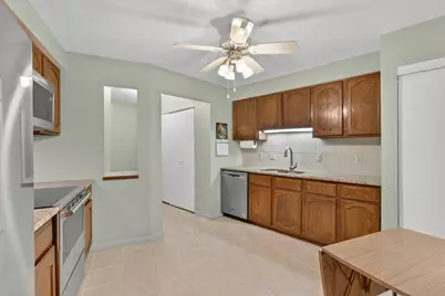 2680 Oxford Street N #108, Roseville, MN 55113 - Photo 6