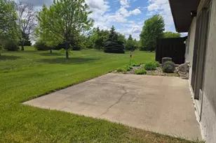 2126 Vierling Dr E, Shakopee, MN 55379 - Photo 22