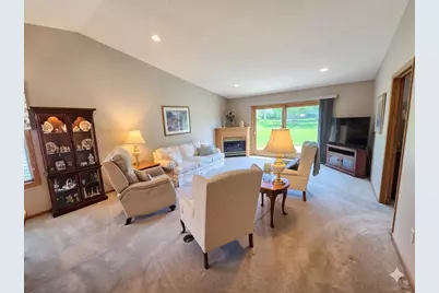 2126 Vierling Drive E, Shakopee, MN 55379 - Photo 8