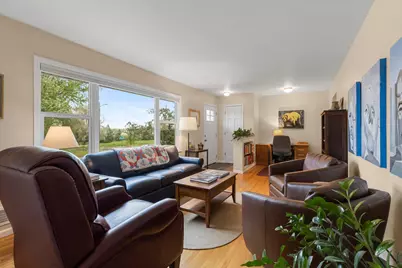 942 7th Avenue E, Shakopee, MN 55379 - Photo 8