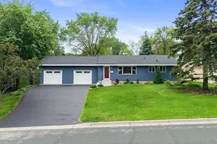 942 7th Ave E, Shakopee, MN 55379 - Photo 2