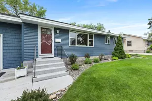 942 7th Ave E, Shakopee, MN 55379 - Photo 2