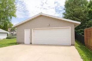 4914 25th Ave NW, Rochester, MN 55901 - Photo 2