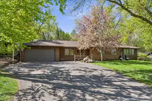 1105 Lakeview Dr, Burnsville, MN 55337 - Photo 1